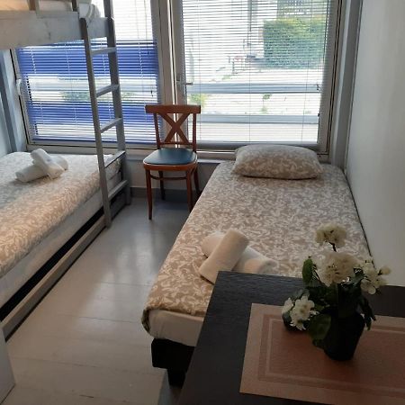 Paris Par Trains, Area, Studios Avec Salle De Bain Et Kitchenette Privees, Ou, Chambres Avec Salles Bain Et Cuisines Communes Persan Eksteriør billede