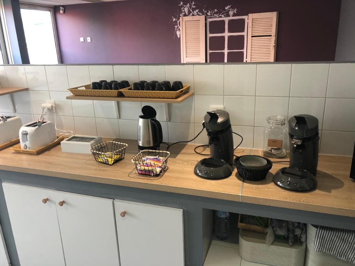 Paris Par Trains, Area, Studios Avec Salle De Bain Et Kitchenette Privees, Ou, Chambres Avec Salles Bain Et Cuisines Communes Persan Eksteriør billede