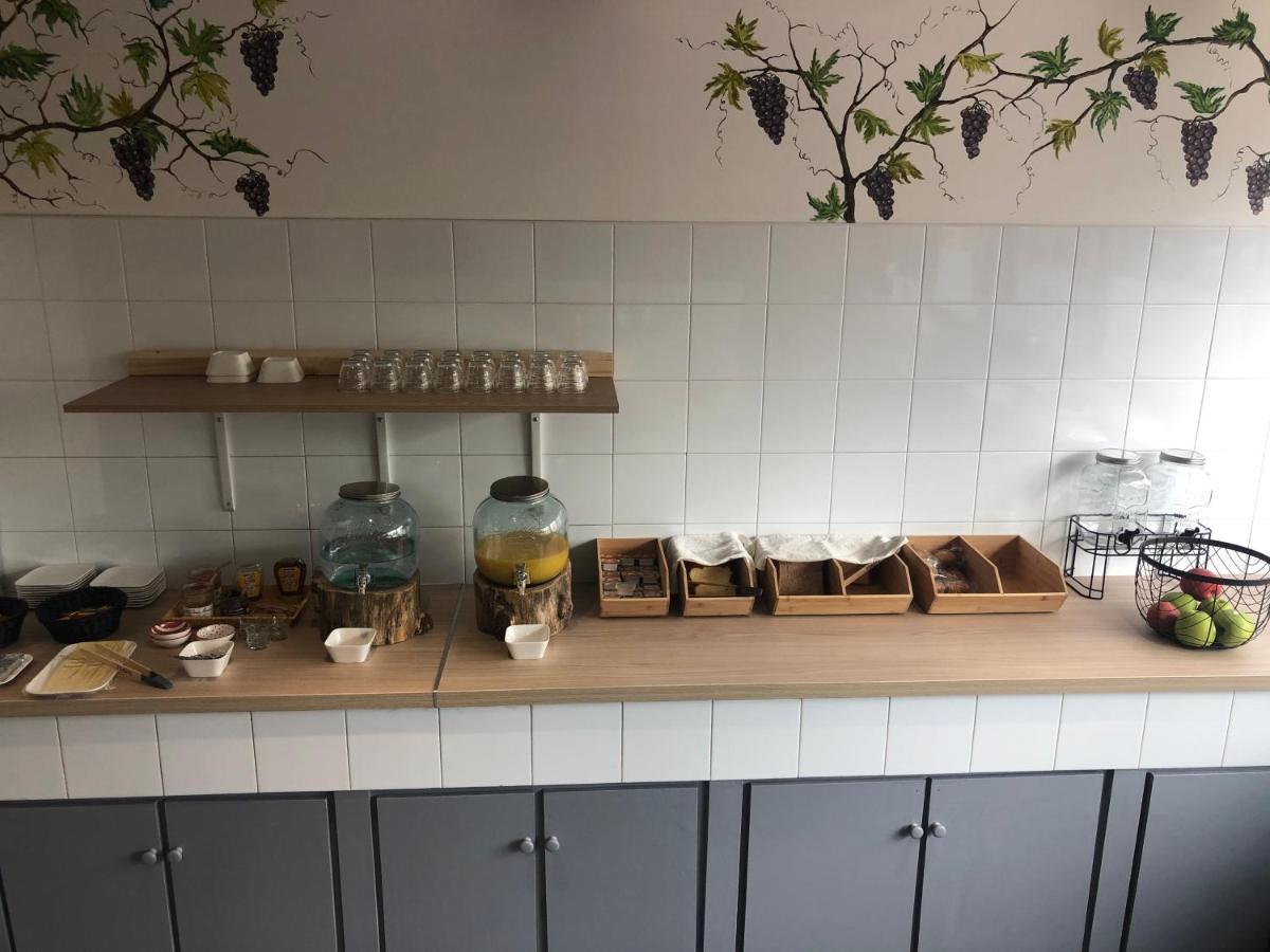 Paris Par Trains, Area, Studios Avec Salle De Bain Et Kitchenette Privees, Ou, Chambres Avec Salles Bain Et Cuisines Communes Persan Eksteriør billede