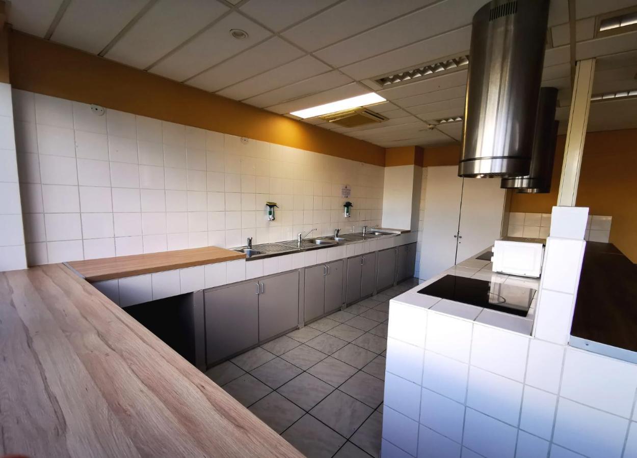Paris Par Trains, Area, Studios Avec Salle De Bain Et Kitchenette Privees, Ou, Chambres Avec Salles Bain Et Cuisines Communes Persan Eksteriør billede