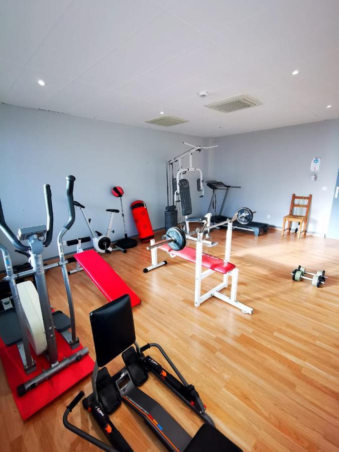 Paris Par Trains, Area, Studios Avec Salle De Bain Et Kitchenette Privees, Ou, Chambres Avec Salles Bain Et Cuisines Communes Persan Eksteriør billede